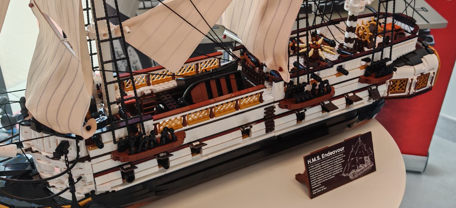 REOBRIX 66048 Segelschiff Endeavor – 3555 Teile